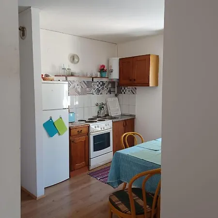 Apartment Fish Market Split